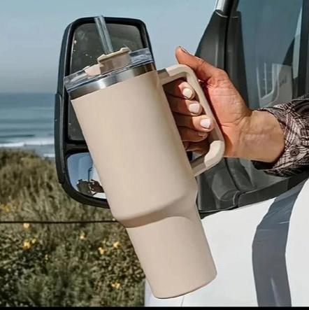 1200 ml Tumbler with Handle Straw(Random color)